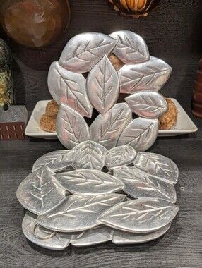 Copco Aluminum Leaf Trivet Set (3) – Mid-Century Modern – Silver Finish